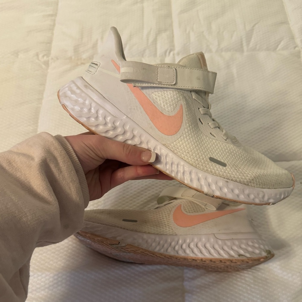 Nike Revolution 5